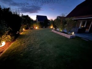 Garten beleuchtet