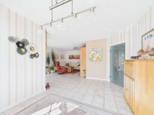 Essbereich und Wohnzimmer