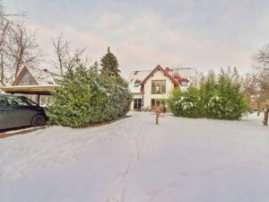 Außenansicht +Carport