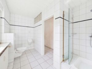 Badezimmer EG